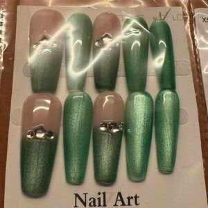 Emerald‎ Edge Press-On Nail Set